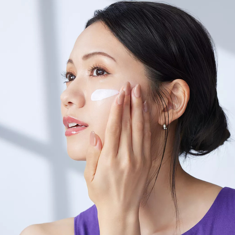 Fromsokototokyo_biore_BioreUV_AquarichWaterSkinMemoryWateryHoldCream_modelo.png