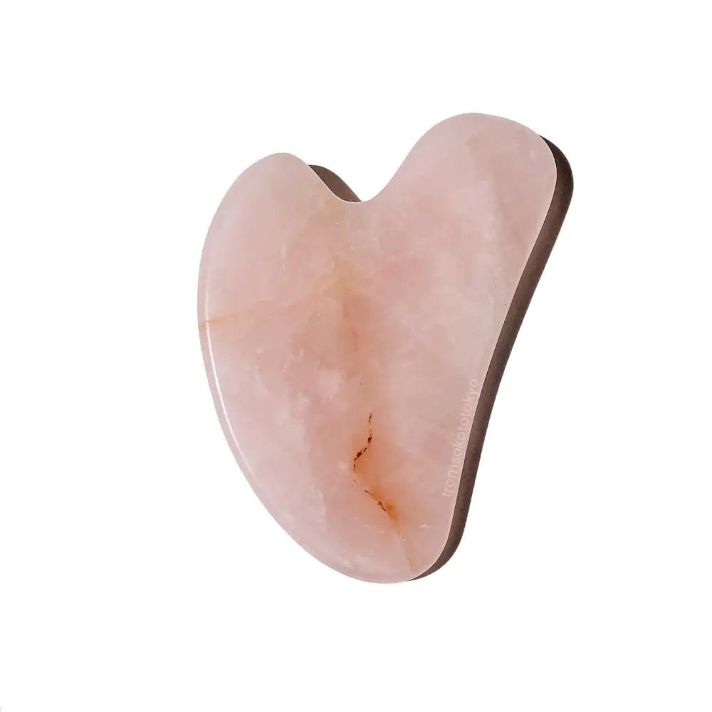 Gua Sha Cuarzo Rosa From Soko to Tokyo From SoKo to Tokyo